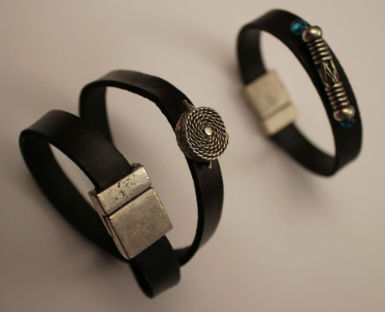 Bracelets cuir et perles métalliques Sobij-unik