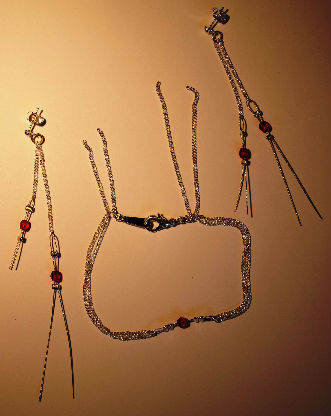 Parrure Chaine rouge Manta : 2 éléments Bracelets et Boucles